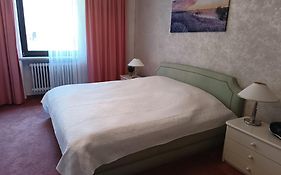 Nichtraucher-Zimmer, Privatunterkunft, mit Sonnenaufgang, Kühlschrank, Ventilator und ruhiger Innenhof Obergeschoss bei Koberstein